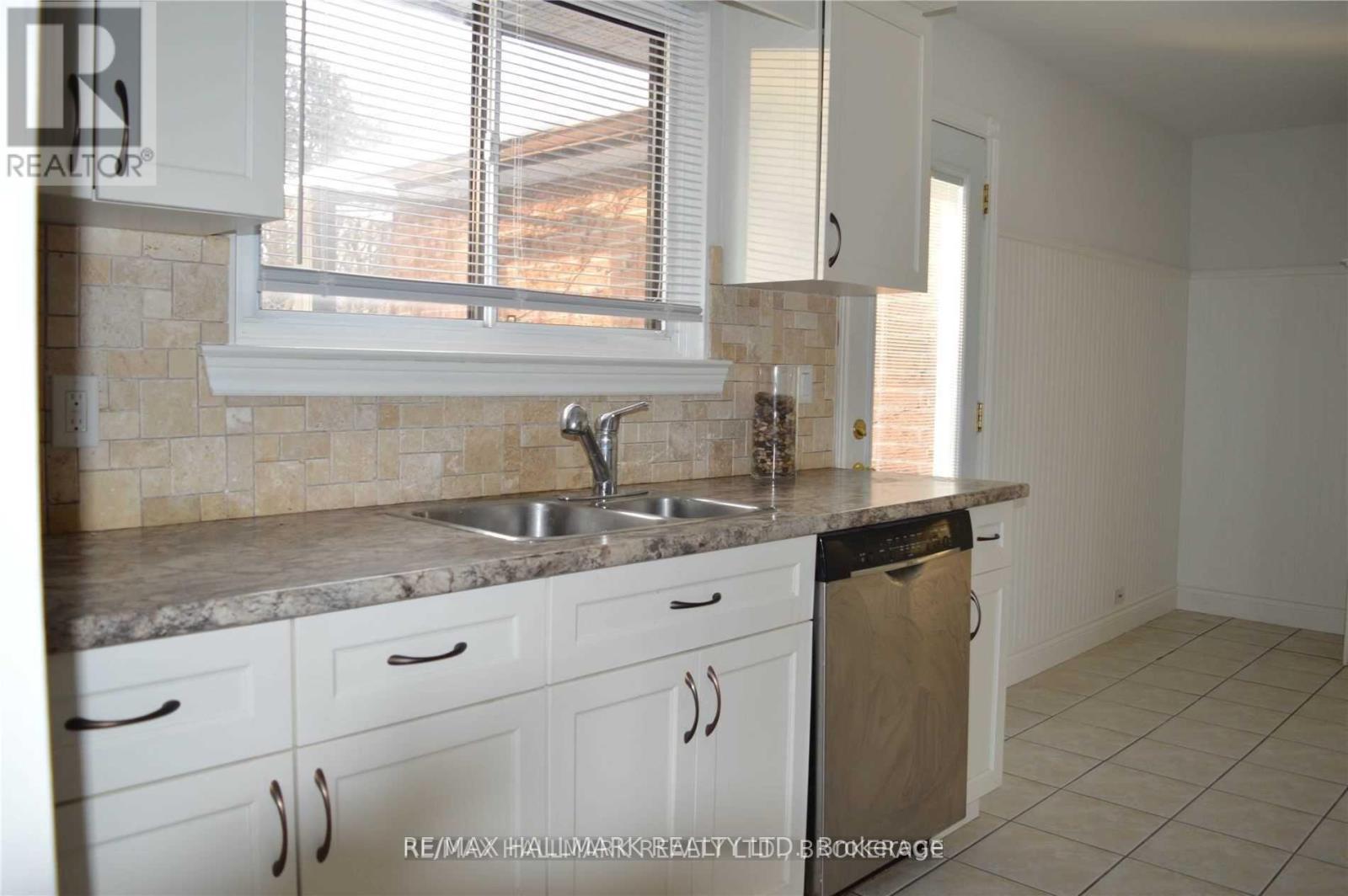 Main - 25 Glenridge Road, Barrie (Allandale Heights), Ontario  L4N 2X9 - Photo 20 - S12963418