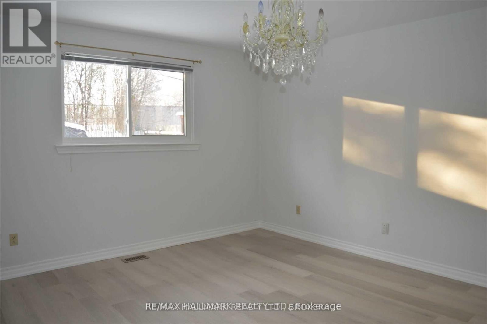 Main - 25 Glenridge Road, Barrie (Allandale Heights), Ontario  L4N 2X9 - Photo 25 - S12963418