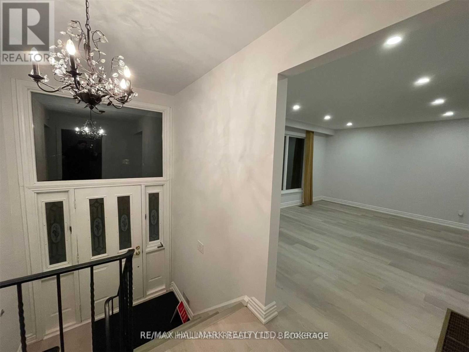 Main - 25 Glenridge Road, Barrie (Allandale Heights), Ontario  L4N 2X9 - Photo 3 - S12963418