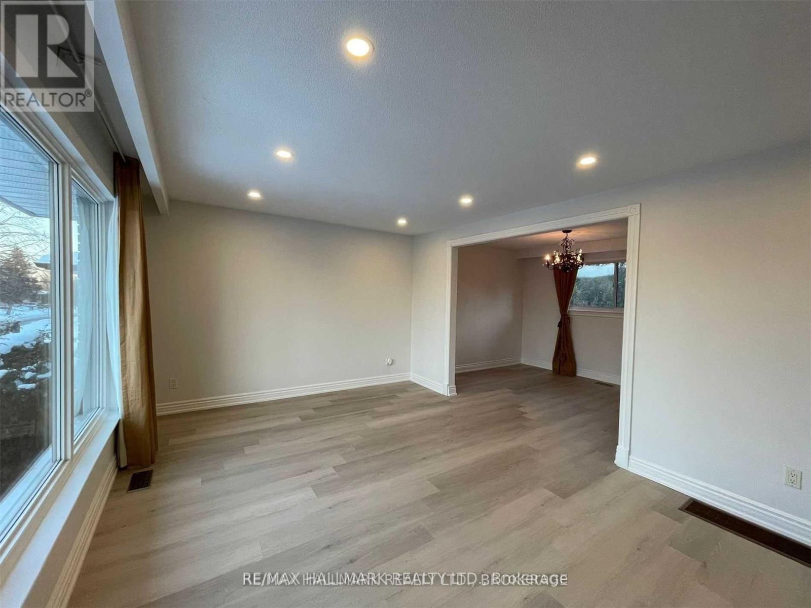 Main - 25 Glenridge Road, Barrie (Allandale Heights), Ontario  L4N 2X9 - Photo 5 - S12963418