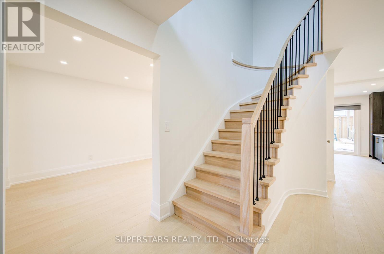 163 Brucker Road, Barrie, Ontario  L4N 8R8 - Photo 5 - S12963486