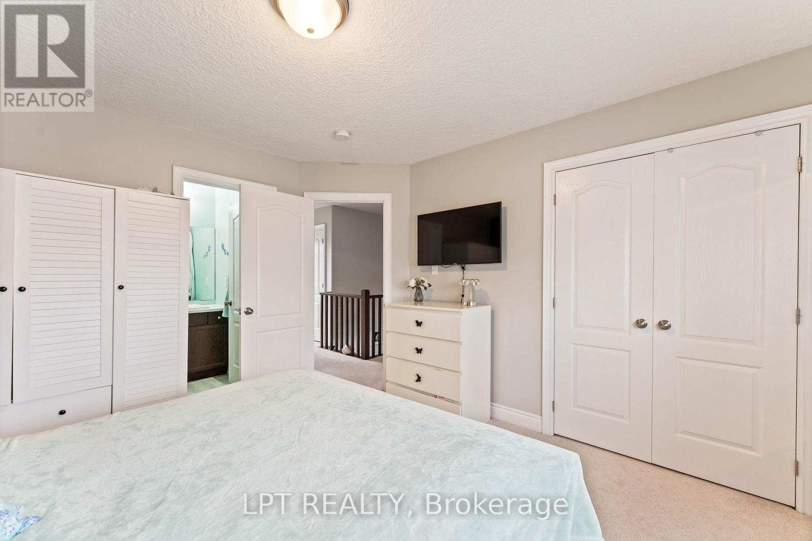 82 Nathan Crescent, Barrie (Painswick South), Ontario  L4N 0S4 - Photo 25 - S12963650