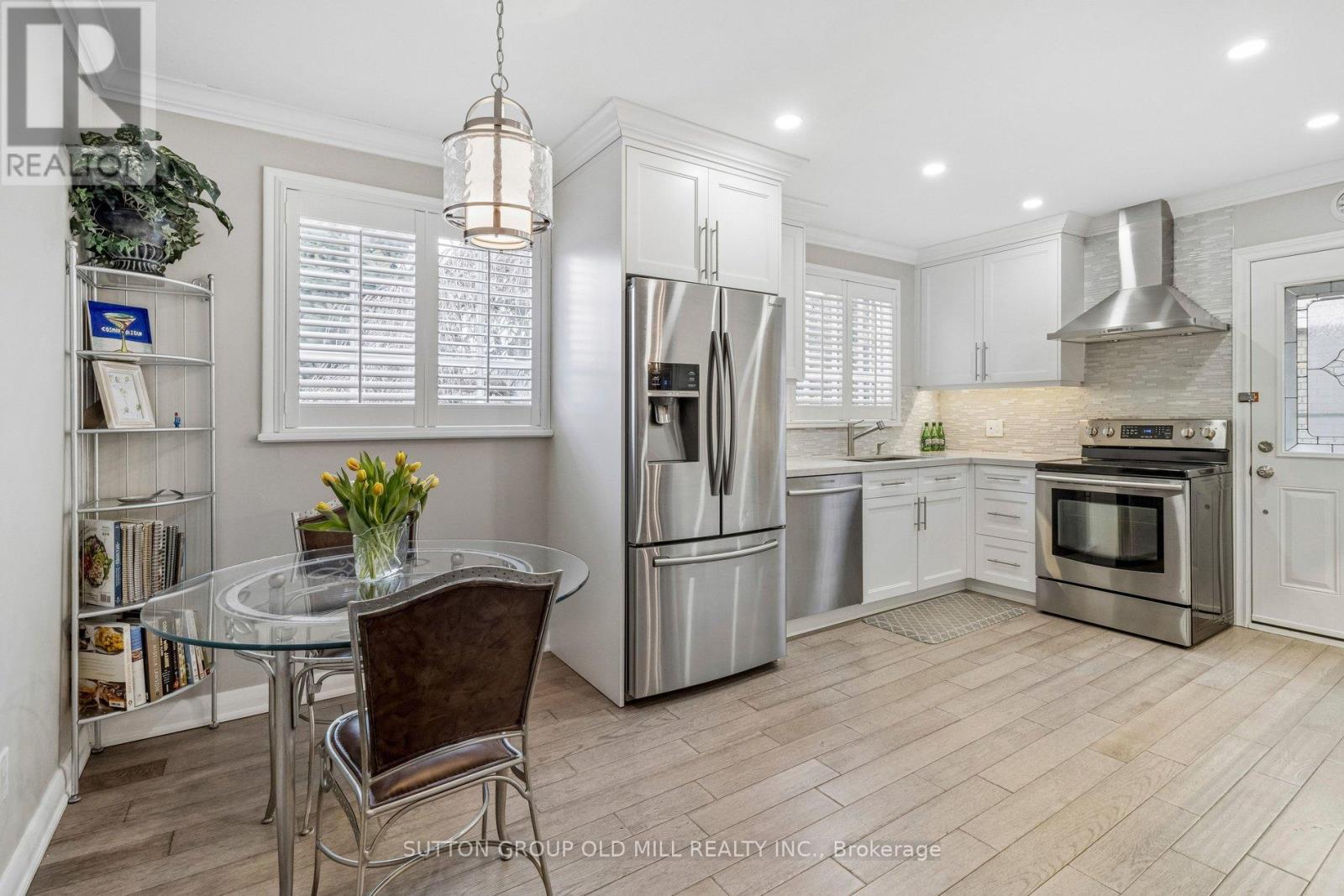 24 Tettenhall Road, Toronto, Ontario  M9A 2C3 - Photo 10 - W12963432