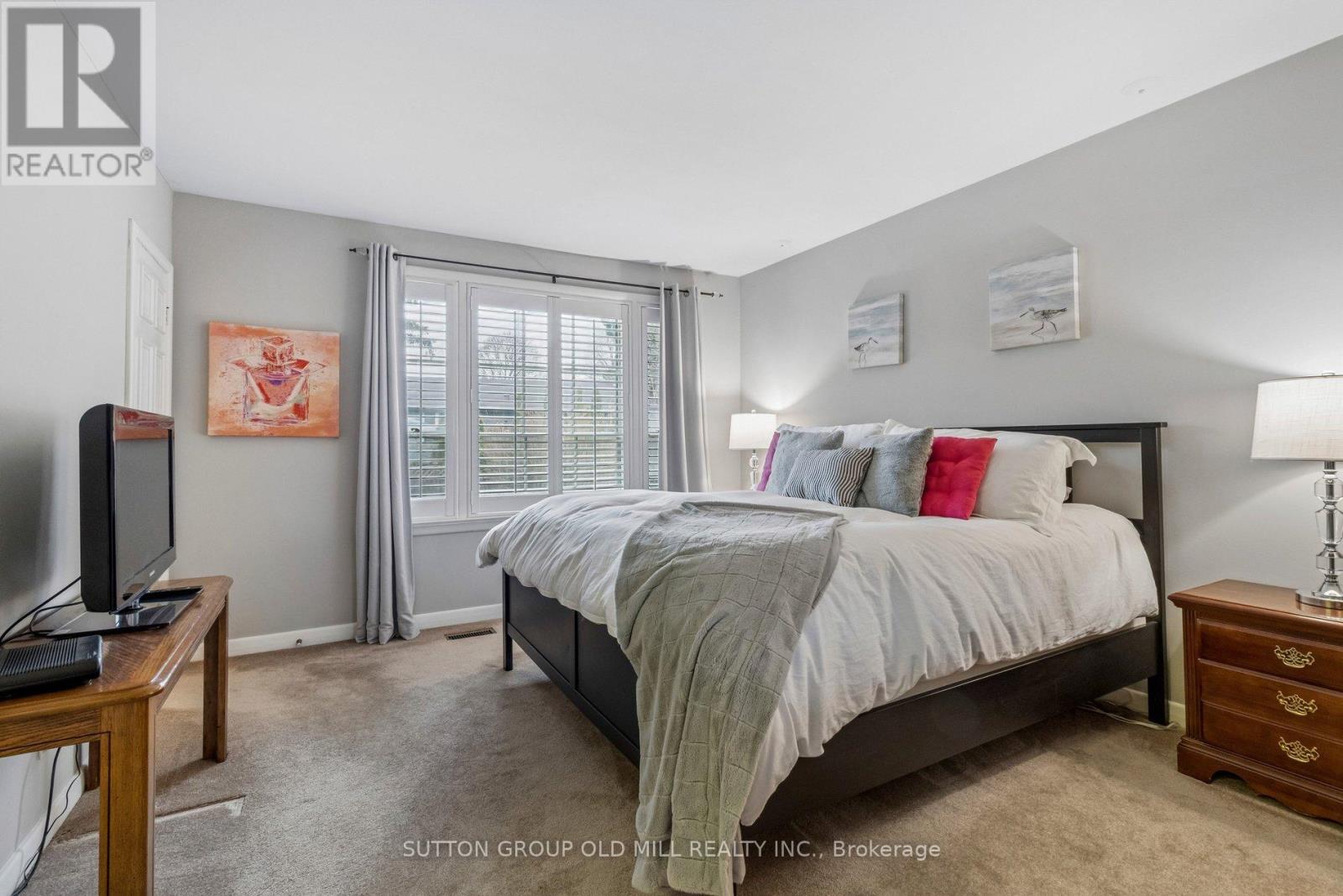 24 Tettenhall Road, Toronto, Ontario  M9A 2C3 - Photo 15 - W12963432