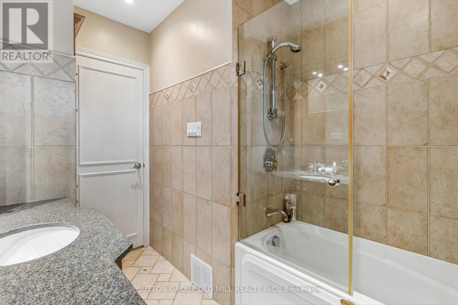24 Tettenhall Road, Toronto, Ontario  M9A 2C3 - Photo 24 - W12963432