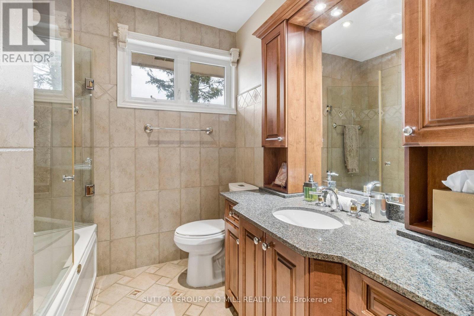 24 Tettenhall Road, Toronto, Ontario  M9A 2C3 - Photo 25 - W12963432