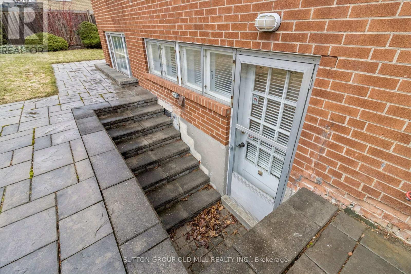 24 Tettenhall Road, Toronto, Ontario  M9A 2C3 - Photo 37 - W12963432