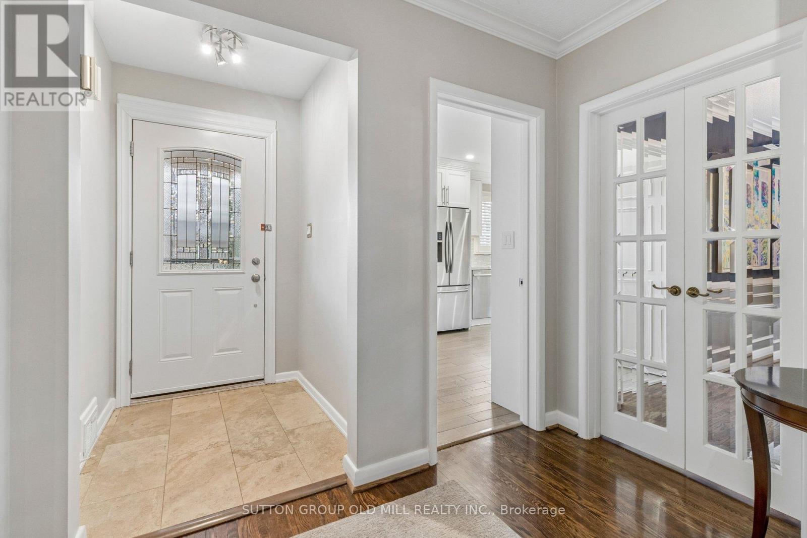 24 Tettenhall Road, Toronto, Ontario  M9A 2C3 - Photo 4 - W12963432