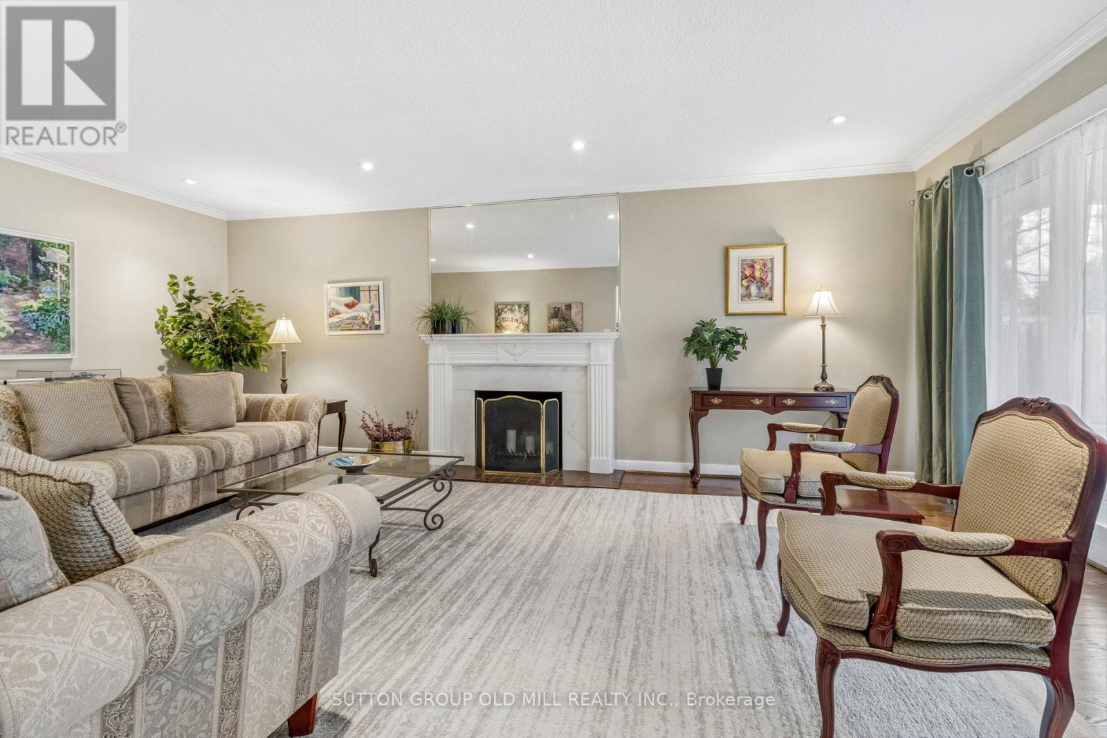 24 Tettenhall Road, Toronto, Ontario  M9A 2C3 - Photo 5 - W12963432