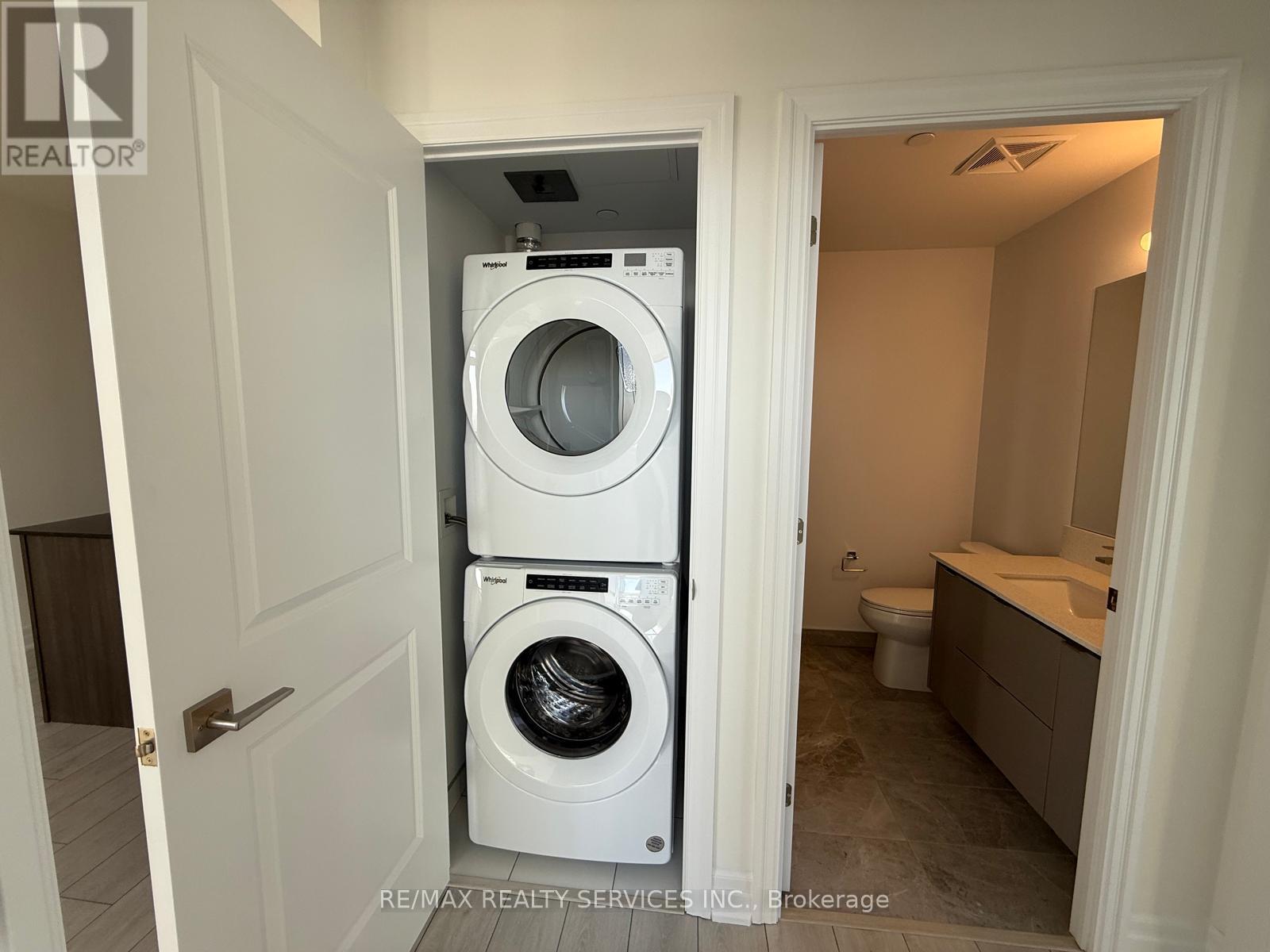 3902 - 30 Elm Drive W, Mississauga, Ontario  L5B 0N6 - Photo 10 - W12963436