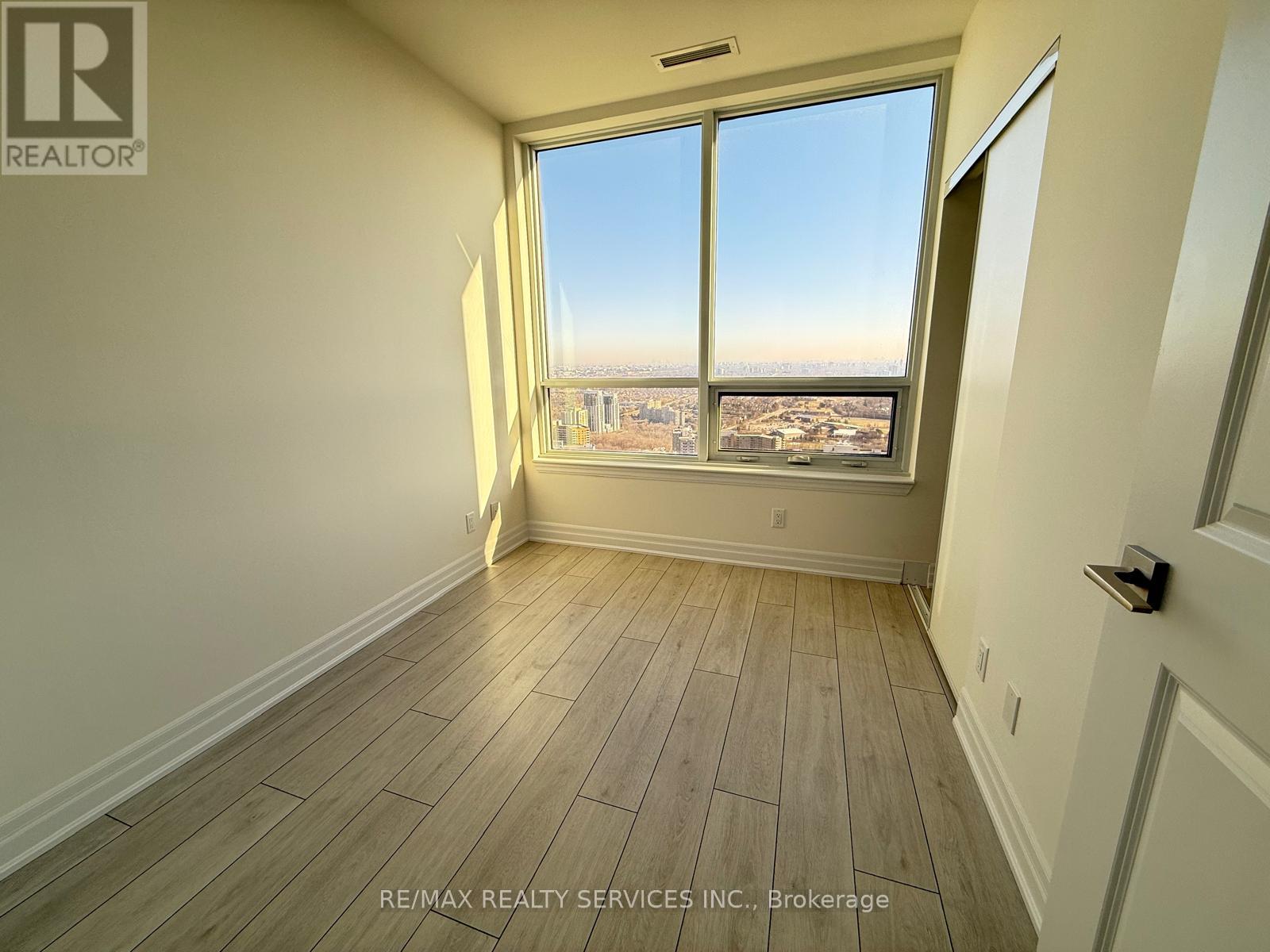 3902 - 30 Elm Drive W, Mississauga, Ontario  L5B 0N6 - Photo 15 - W12963436