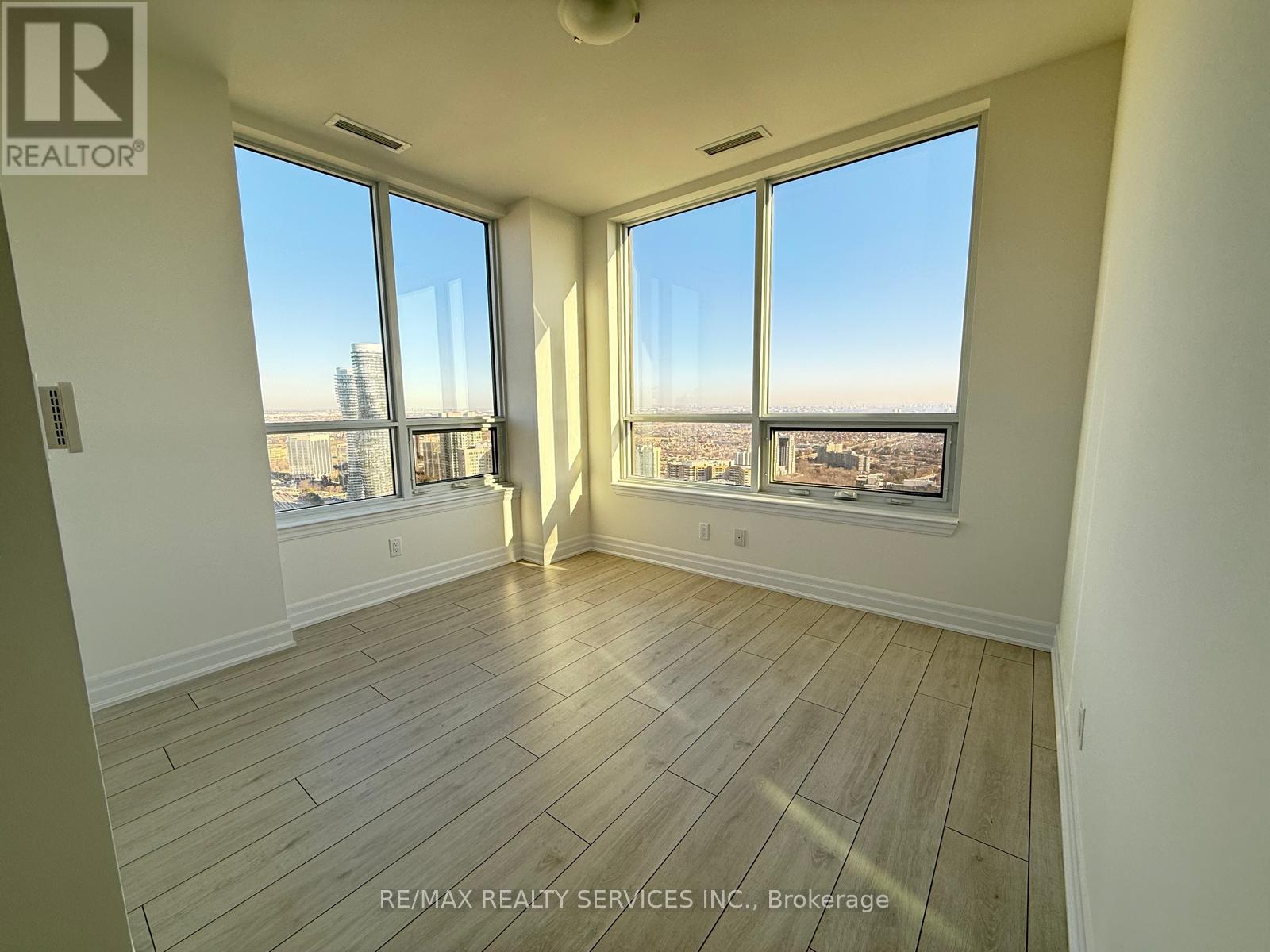 3902 - 30 Elm Drive W, Mississauga, Ontario  L5B 0N6 - Photo 16 - W12963436