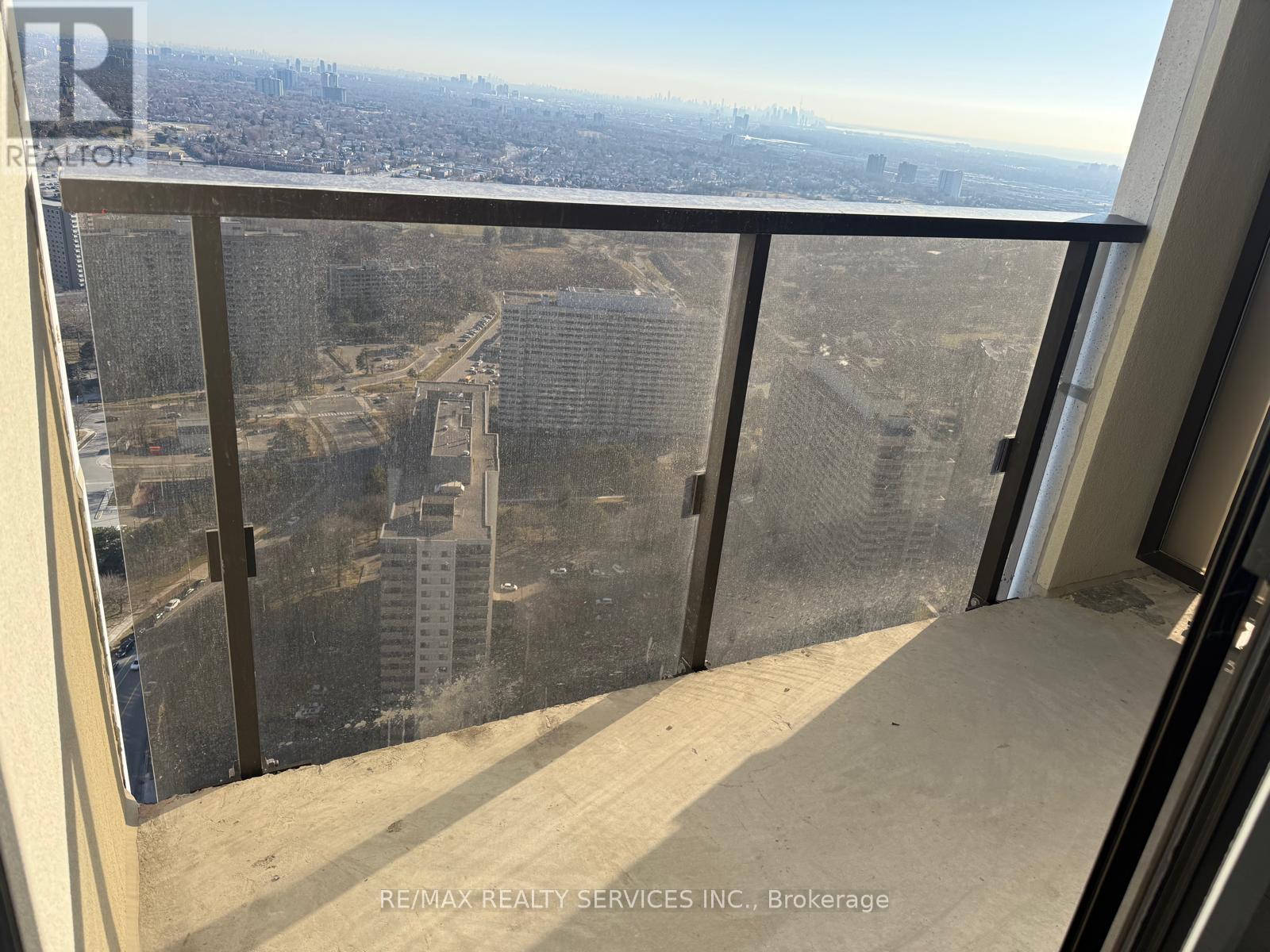 3902 - 30 Elm Drive W, Mississauga, Ontario  L5B 0N6 - Photo 2 - W12963436