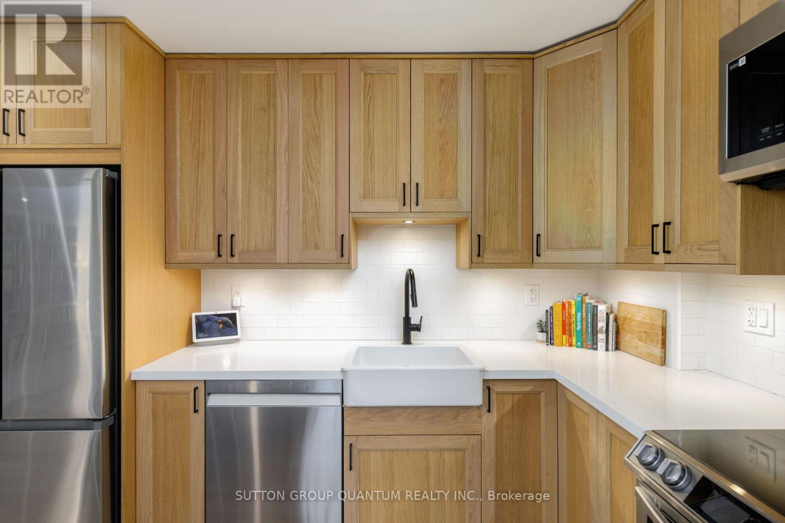 401 - 15 Elizabeth Street N, Mississauga, Ontario  L5G 2Z3 - Photo 24 - W12963442