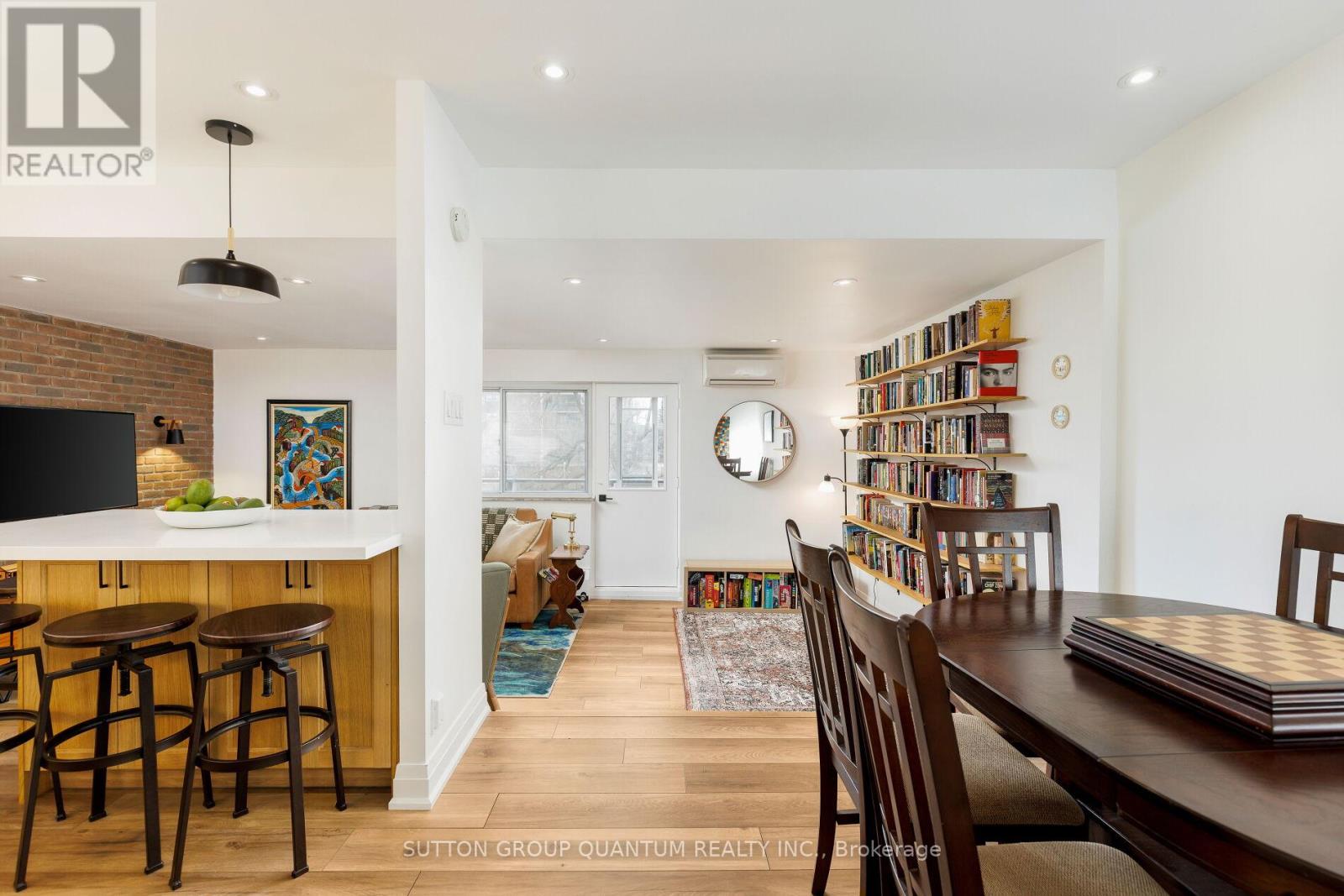 401 - 15 Elizabeth Street N, Mississauga, Ontario  L5G 2Z3 - Photo 7 - W12963442