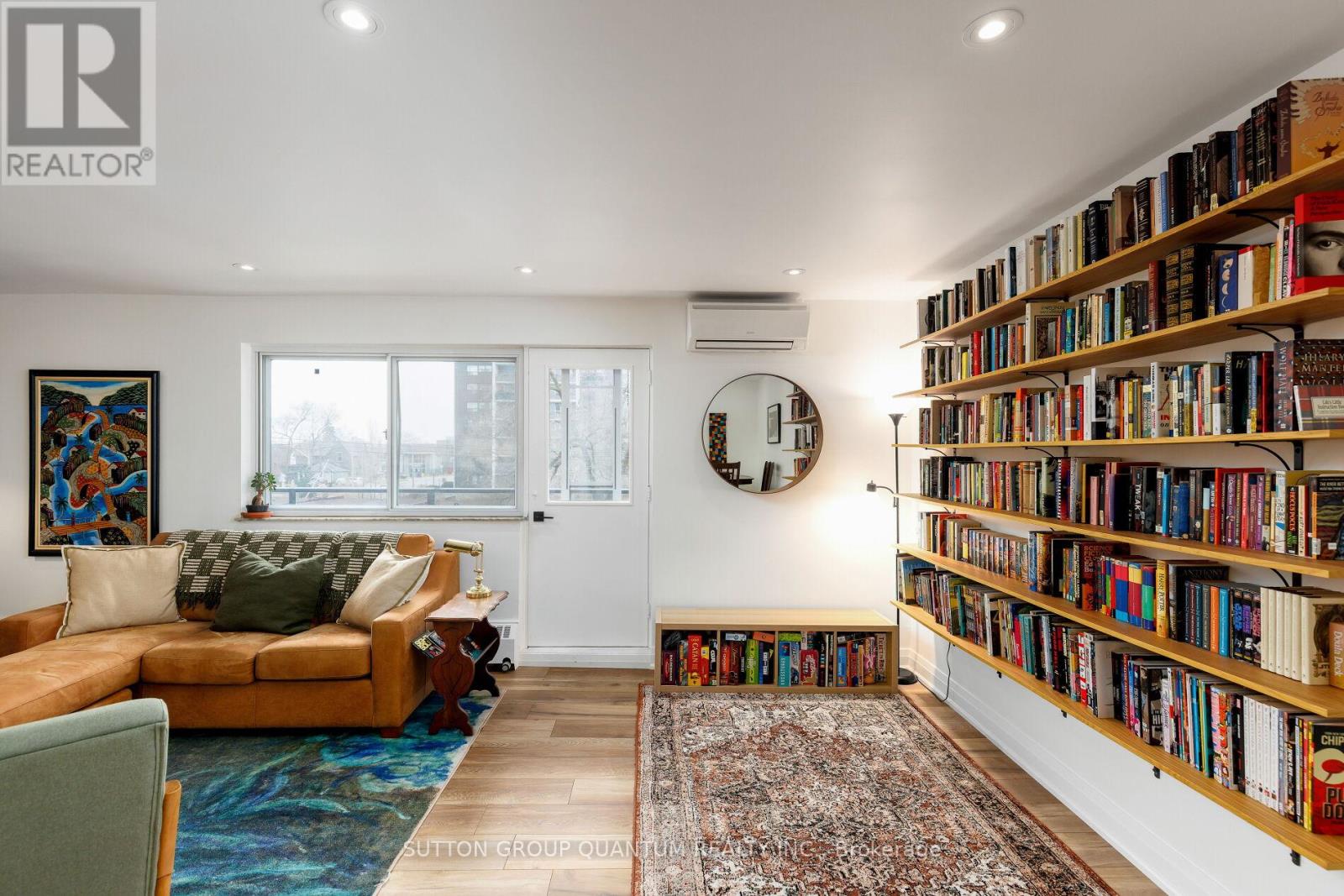 401 - 15 Elizabeth Street N, Mississauga, Ontario  L5G 2Z3 - Photo 9 - W12963442