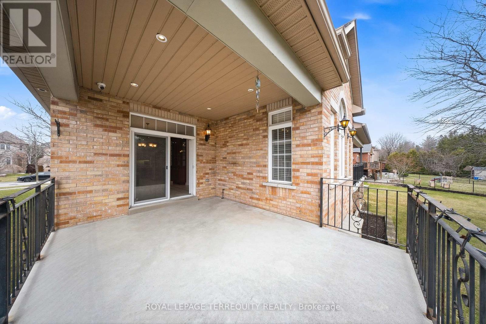 6445 Western Skies Way, Mississauga, Ontario  L5W 1H6 - Photo 15 - W12963464