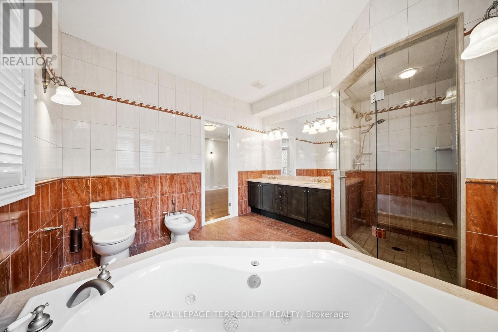 6445 Western Skies Way, Mississauga, Ontario  L5W 1H6 - Photo 25 - W12963464