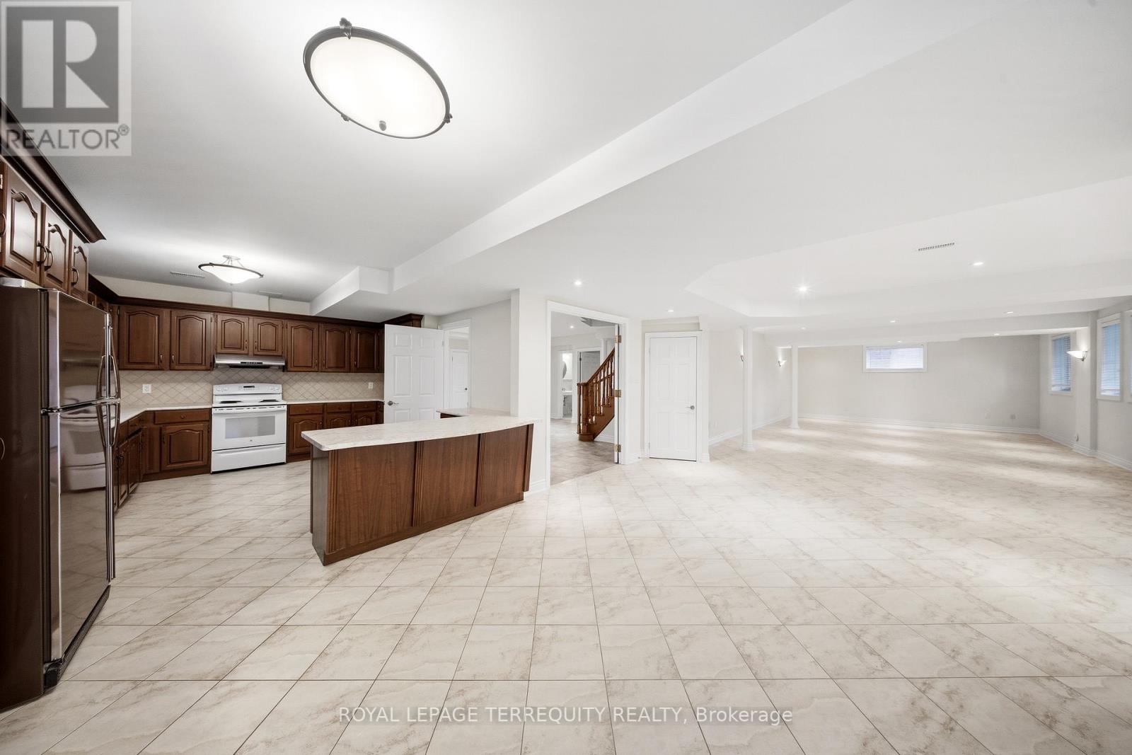 6445 Western Skies Way, Mississauga, Ontario  L5W 1H6 - Photo 37 - W12963464