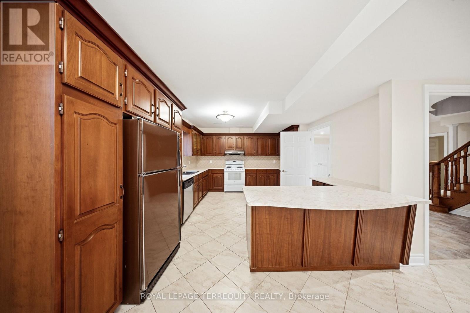 6445 Western Skies Way, Mississauga, Ontario  L5W 1H6 - Photo 38 - W12963464