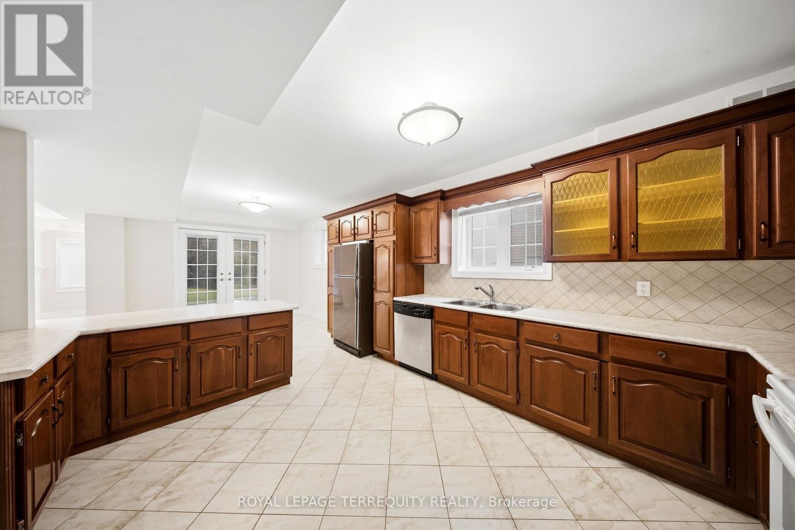 6445 Western Skies Way, Mississauga, Ontario  L5W 1H6 - Photo 39 - W12963464