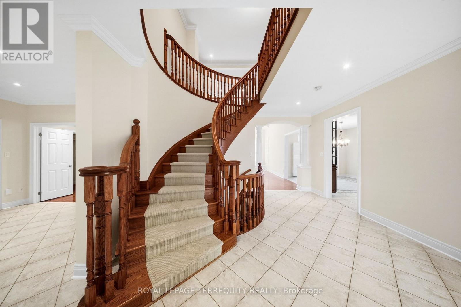 6445 Western Skies Way, Mississauga, Ontario  L5W 1H6 - Photo 6 - W12963464