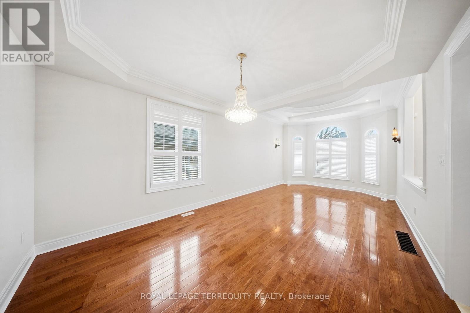 6445 Western Skies Way, Mississauga, Ontario  L5W 1H6 - Photo 7 - W12963464