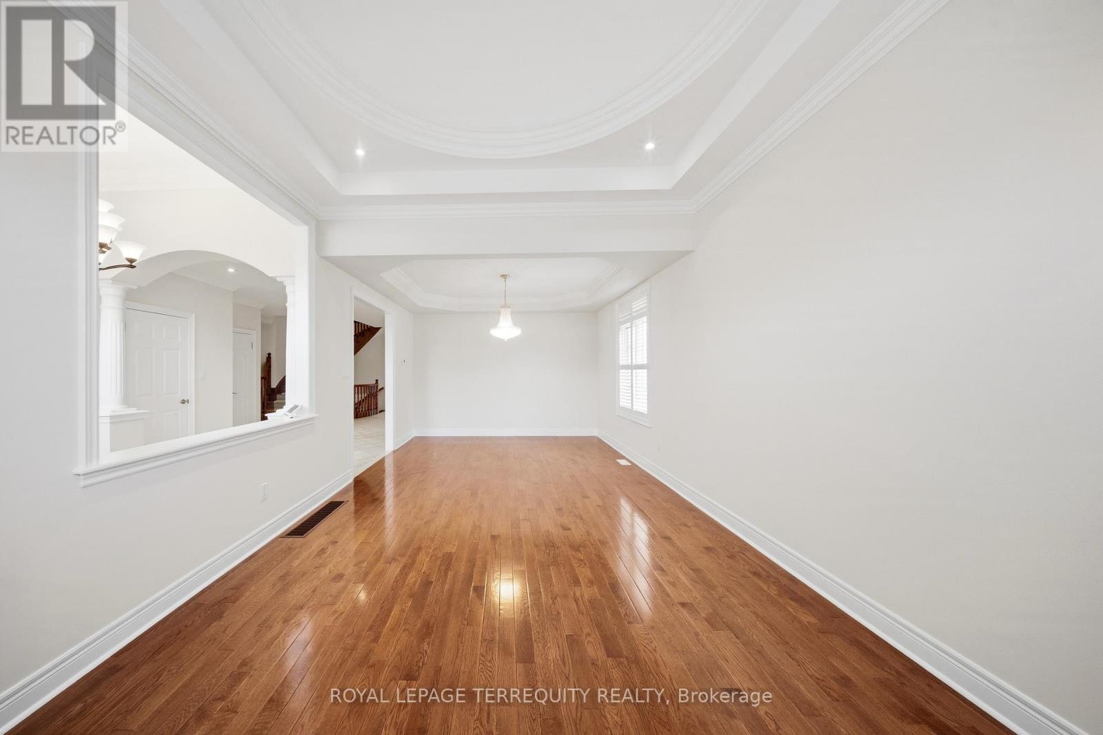 6445 Western Skies Way, Mississauga, Ontario  L5W 1H6 - Photo 8 - W12963464