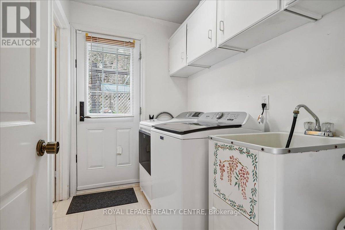 3459 Pitch Pine Crescent, Mississauga, Ontario  L5L 1P9 - Photo 21 - W12963488