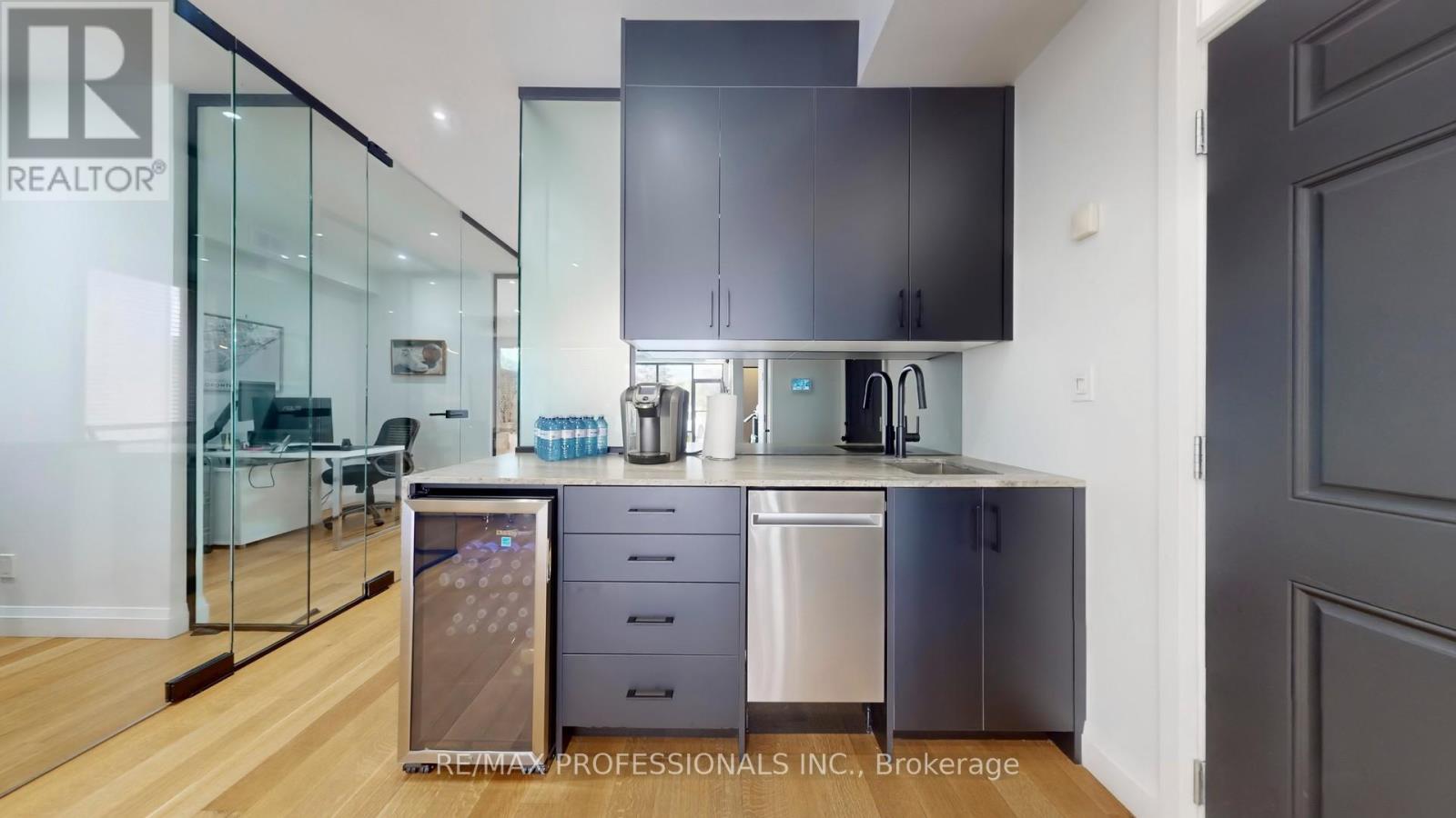 2 - 3737 Lakeshore Boulevard, Toronto, Ontario  M8W 1P9 - Photo 10 - W12963562