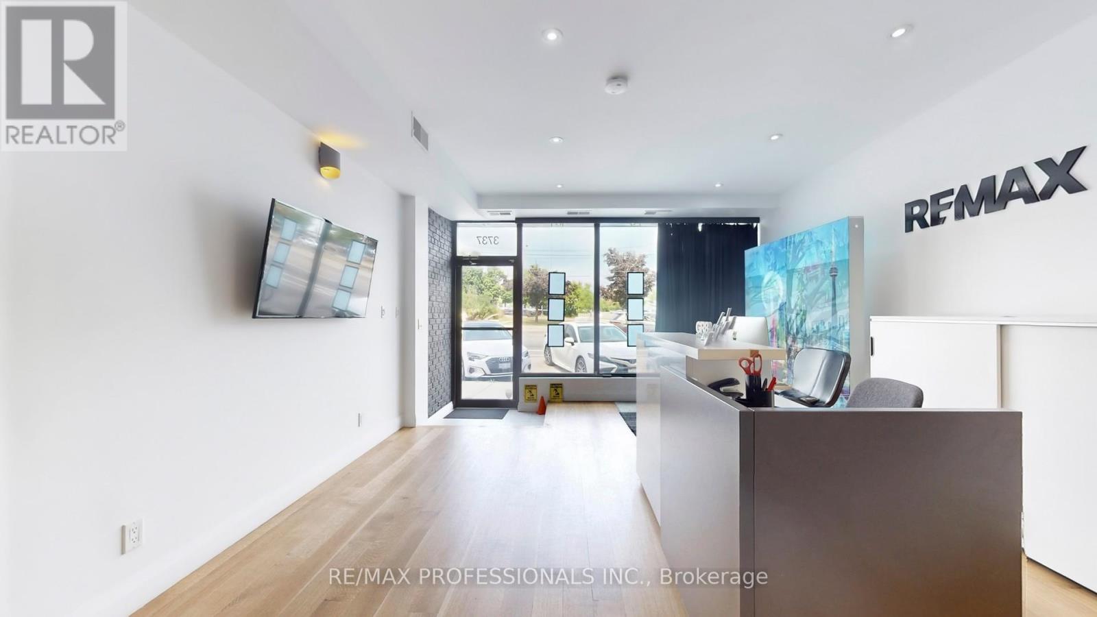 2 - 3737 Lakeshore Boulevard, Toronto, Ontario  M8W 1P9 - Photo 3 - W12963562