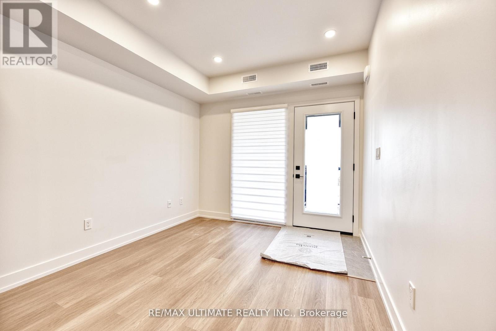 Main Floor - 385 Mcroberts Avenue, Toronto, Ontario  M6E 4R1 - Photo 8 - W12963568