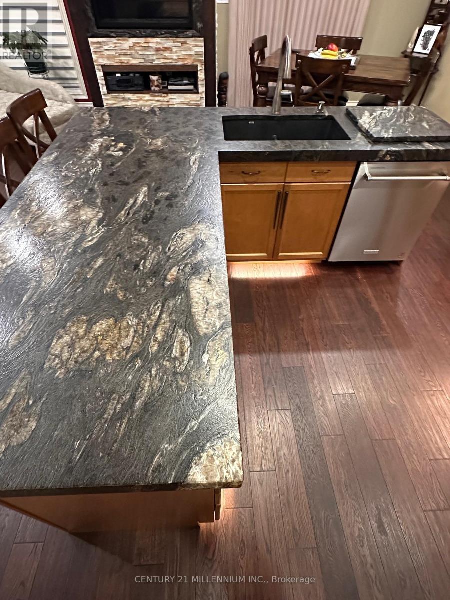 240 Elderberry Street, Orangeville, Ontario  L9W 5J9 - Photo 9 - W12963574