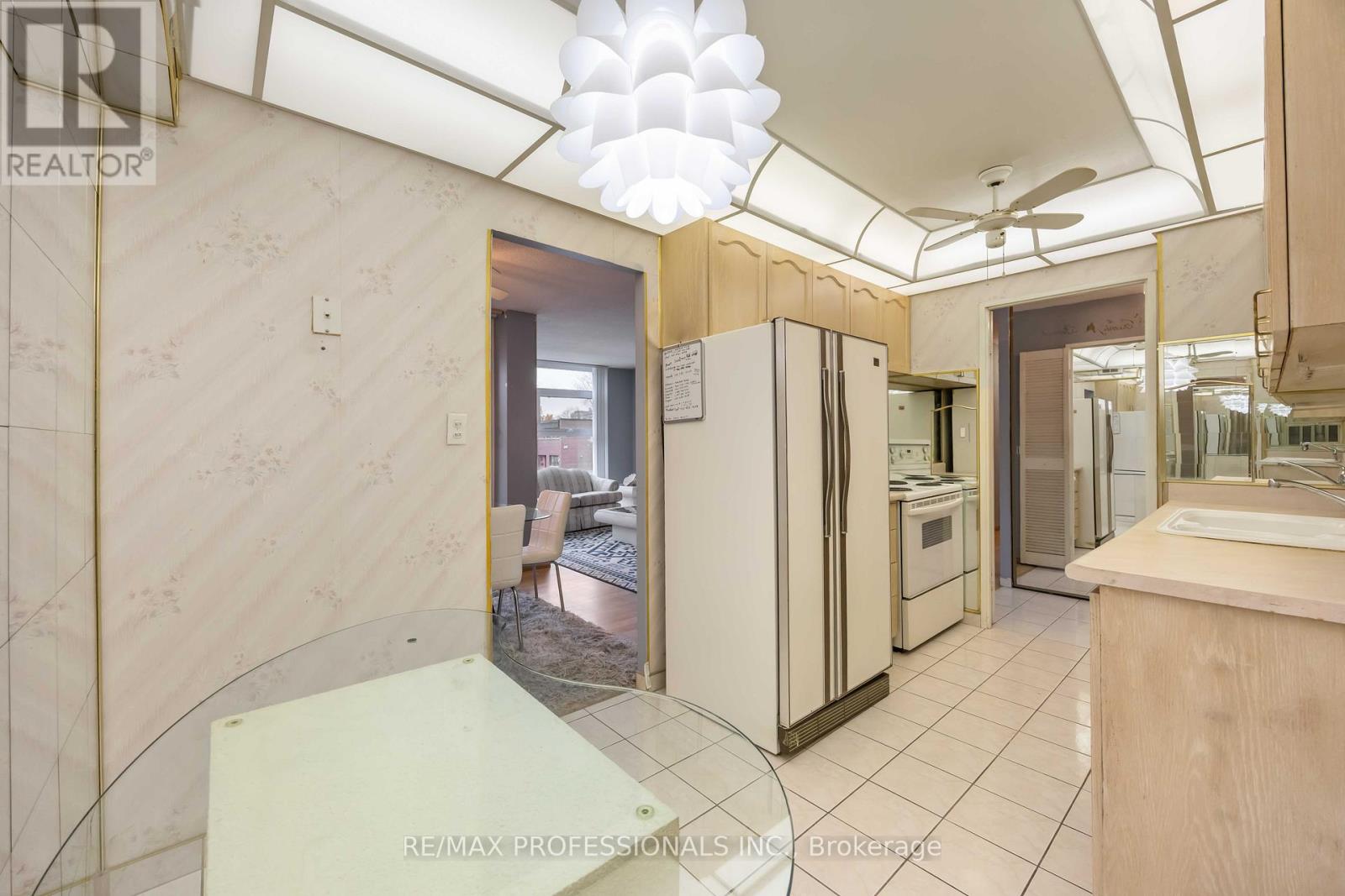 210 - 345 Driftwood Avenue, Toronto, Ontario  M3N 2P4 - Photo 8 - W12963576