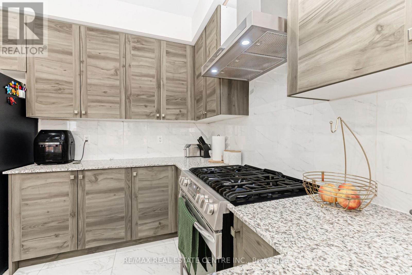 35 Thornvalley Terrace, Caledon, Ontario  L7C 4H9 - Photo 16 - W12963606