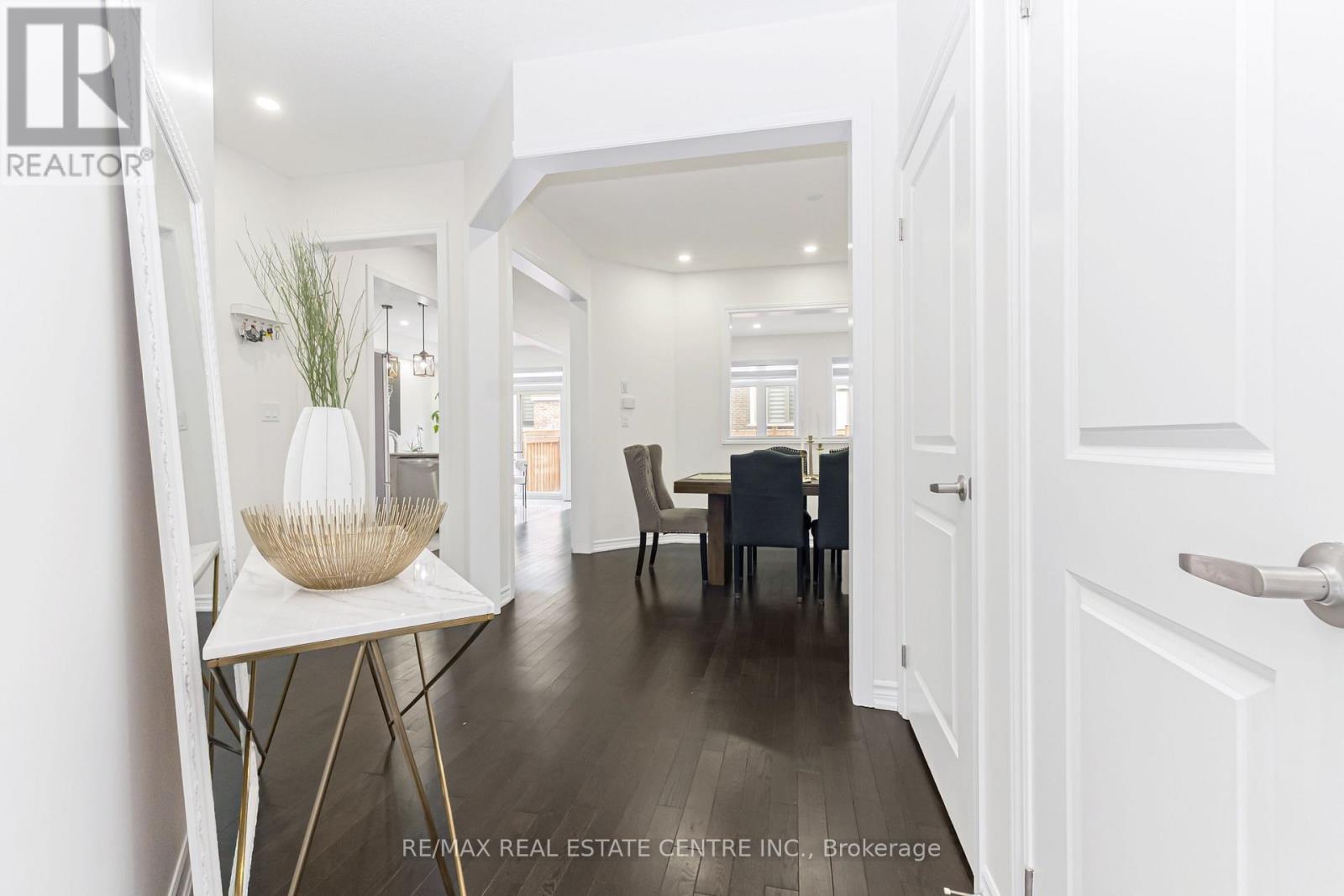 35 Thornvalley Terrace, Caledon, Ontario  L7C 4H9 - Photo 7 - W12963606