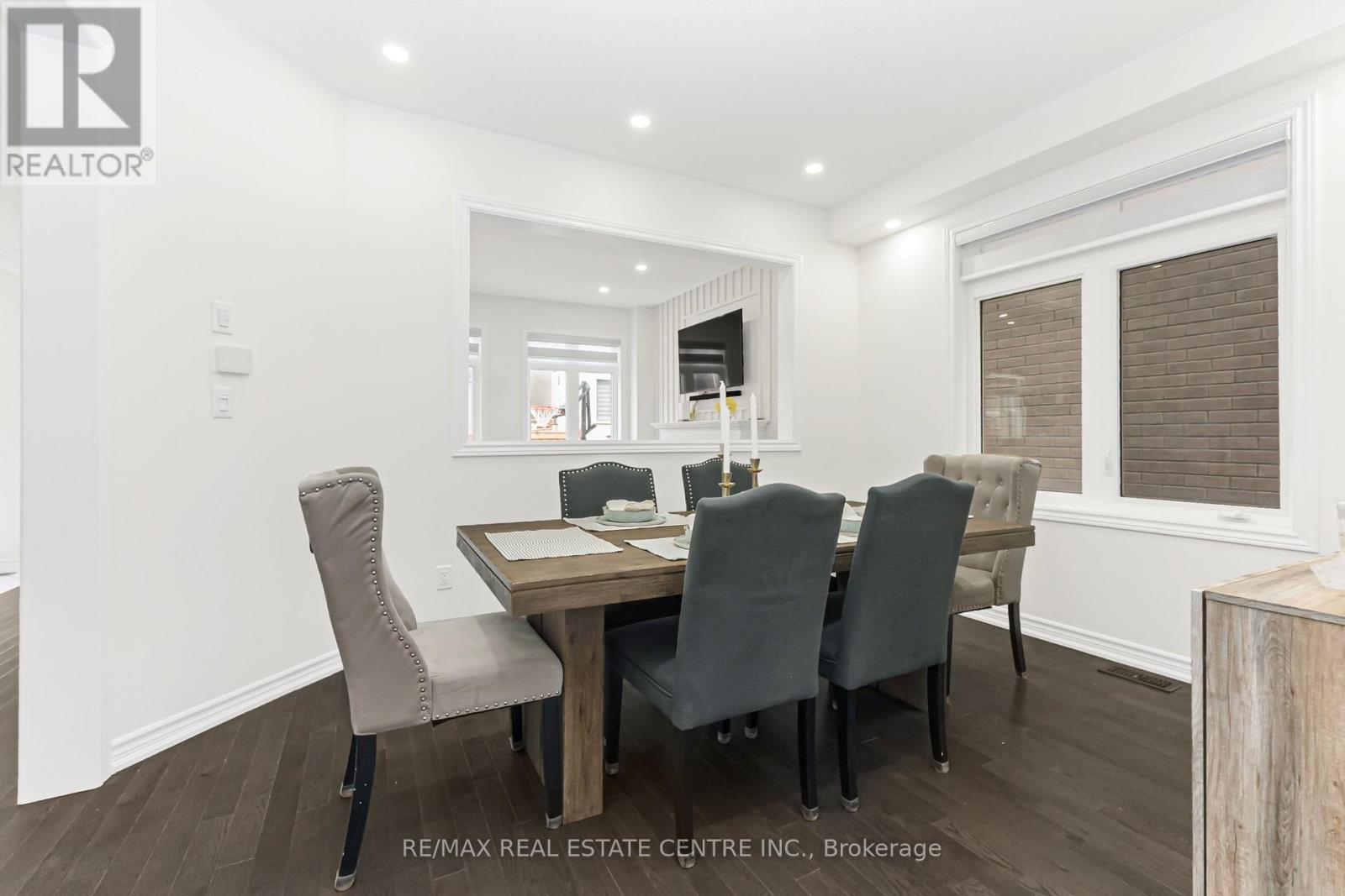 35 Thornvalley Terrace, Caledon, Ontario  L7C 4H9 - Photo 9 - W12963606