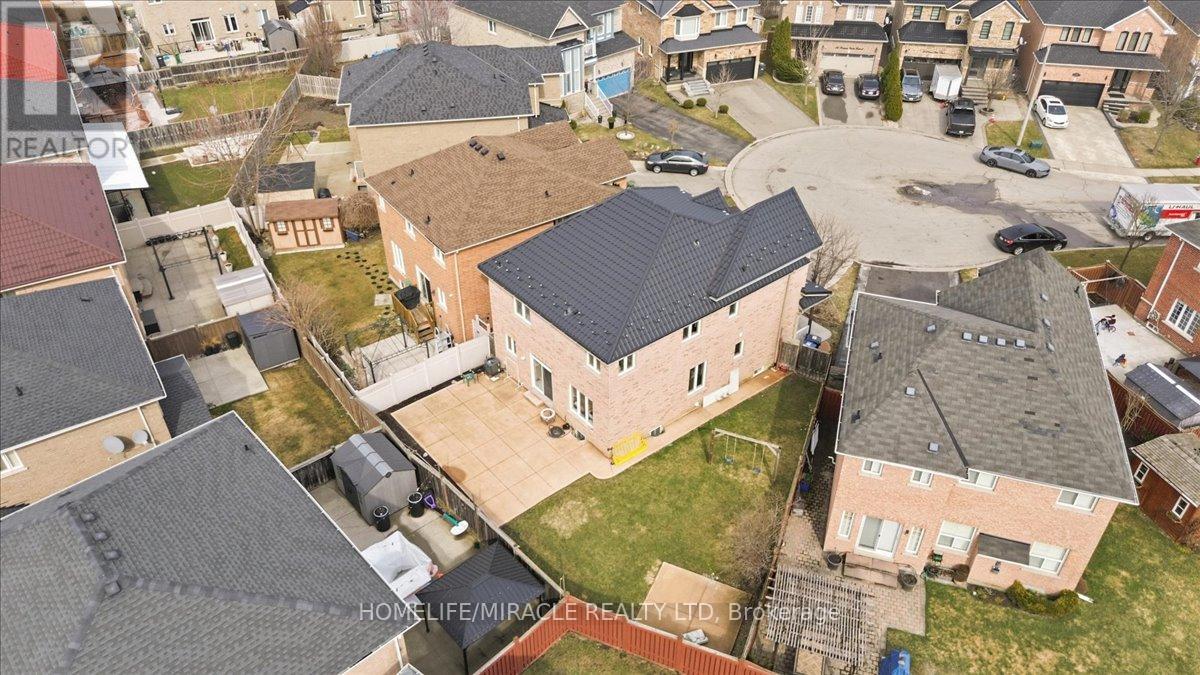 6 Prime Vista Court, Brampton, Ontario  L7A 3W8 - Photo 37 - W12963608