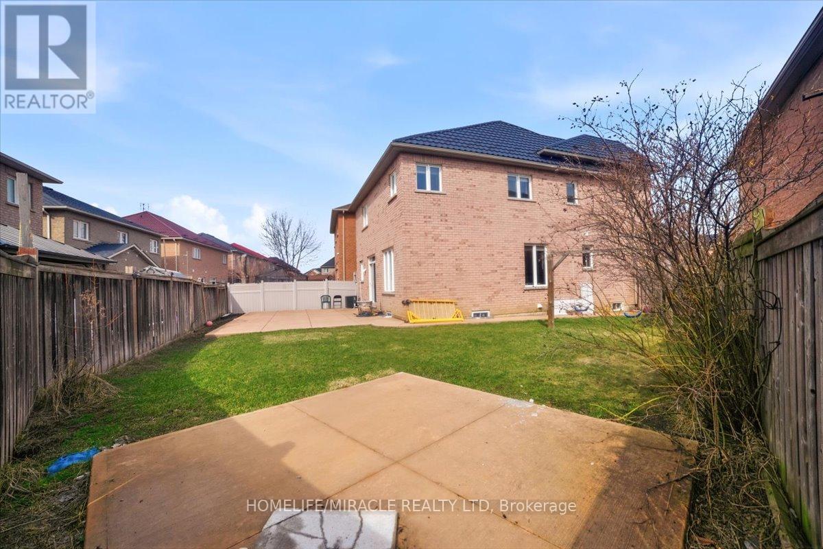 6 Prime Vista Court, Brampton, Ontario  L7A 3W8 - Photo 43 - W12963608