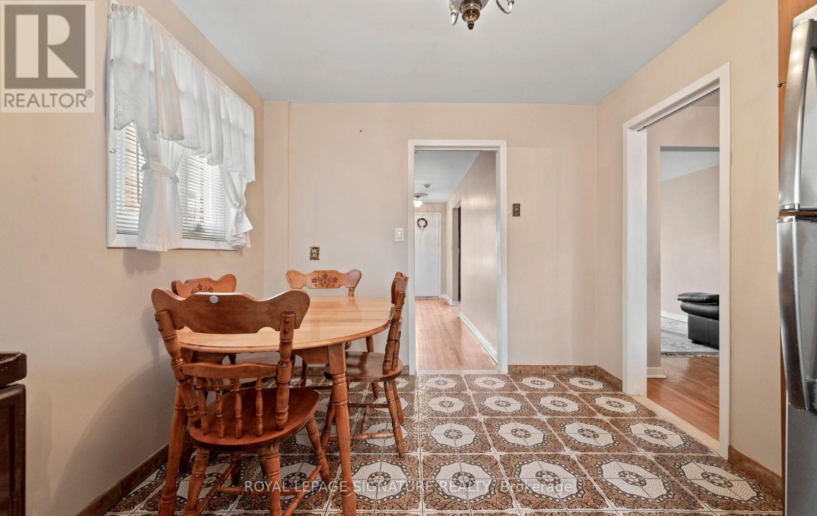 1142 Alexandra Avenue, Mississauga, Ontario  L5E 2A5 - Photo 11 - W12963614