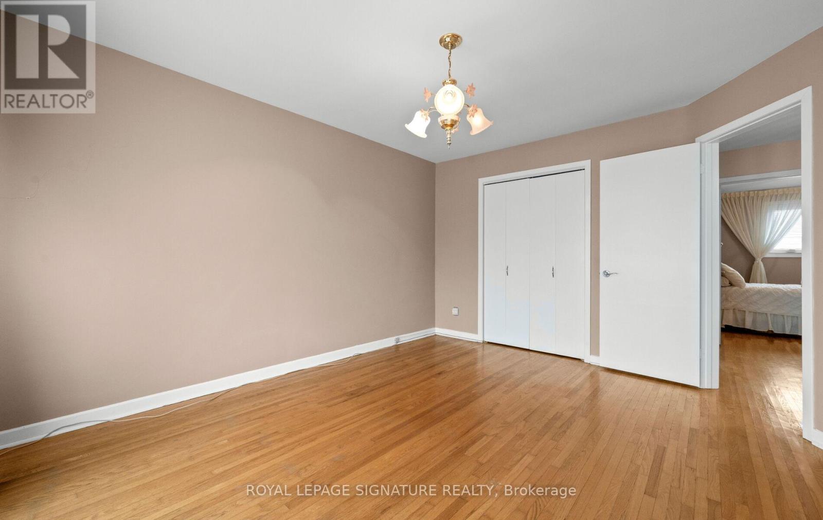 1142 Alexandra Avenue, Mississauga, Ontario  L5E 2A5 - Photo 14 - W12963614