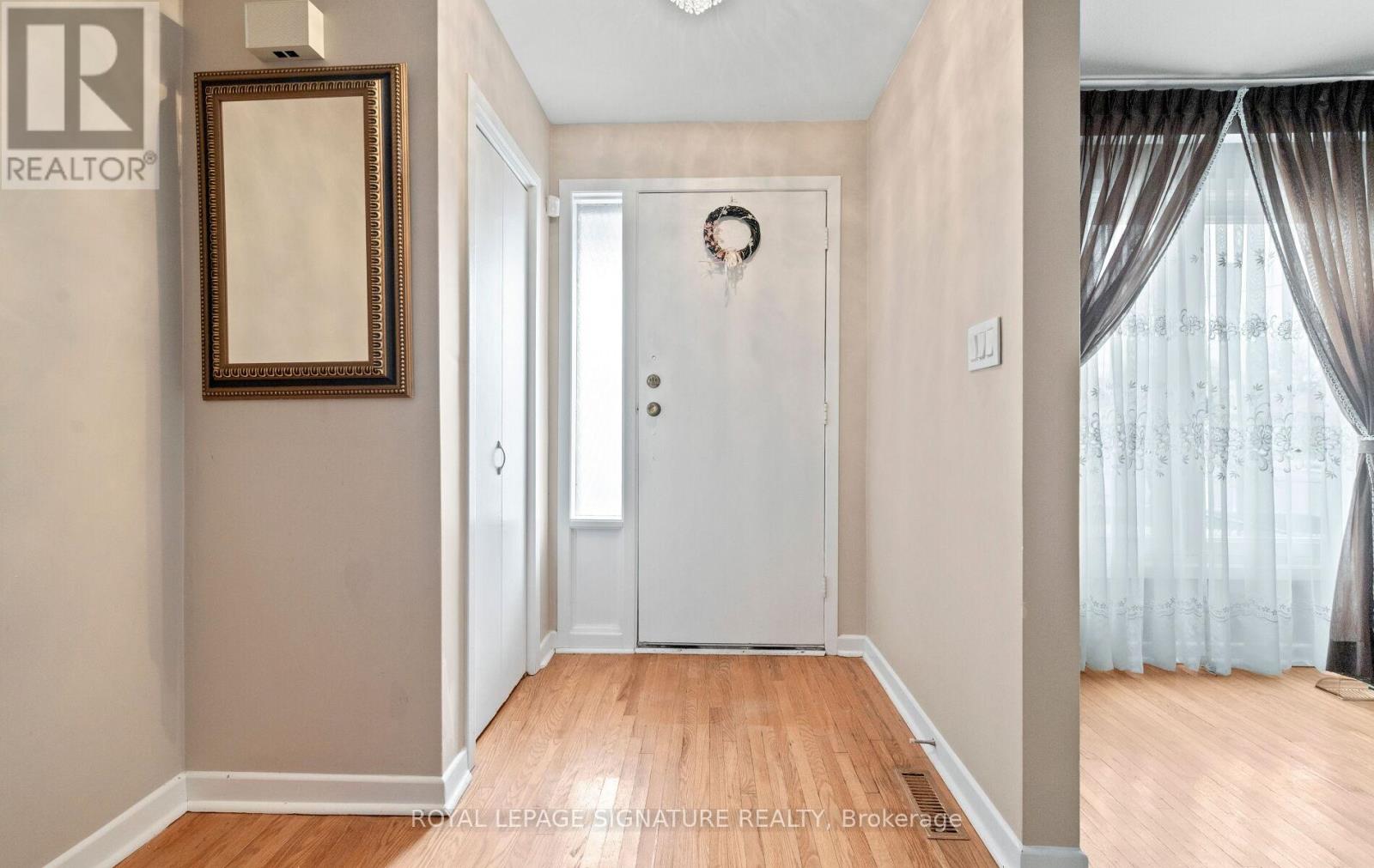 1142 Alexandra Avenue, Mississauga, Ontario  L5E 2A5 - Photo 2 - W12963614