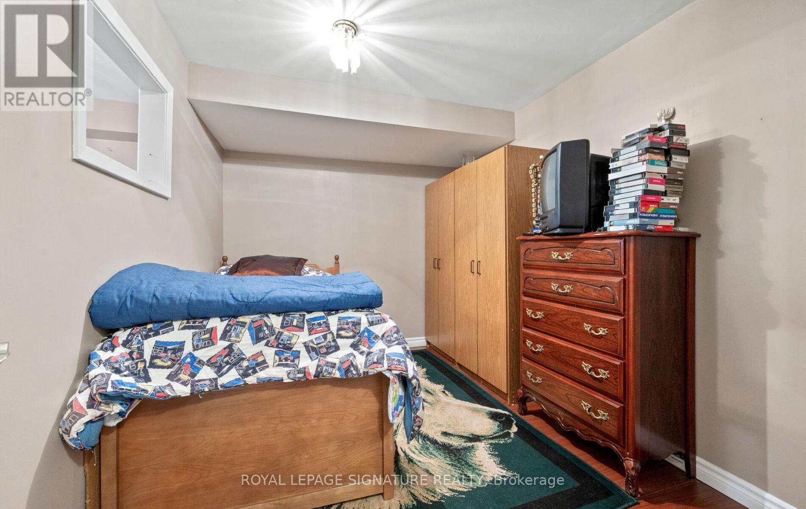 1142 Alexandra Avenue, Mississauga, Ontario  L5E 2A5 - Photo 22 - W12963614