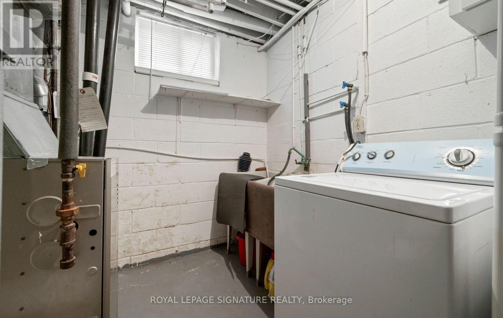 1142 Alexandra Avenue, Mississauga, Ontario  L5E 2A5 - Photo 24 - W12963614