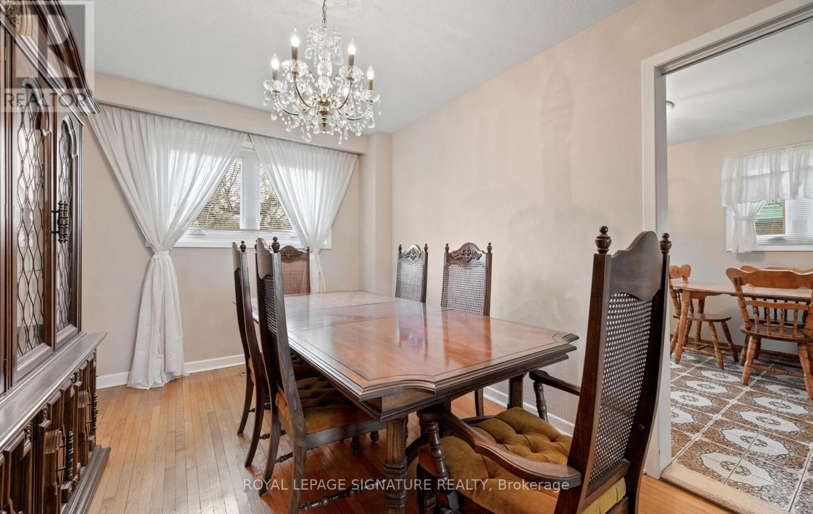 1142 Alexandra Avenue, Mississauga, Ontario  L5E 2A5 - Photo 7 - W12963614