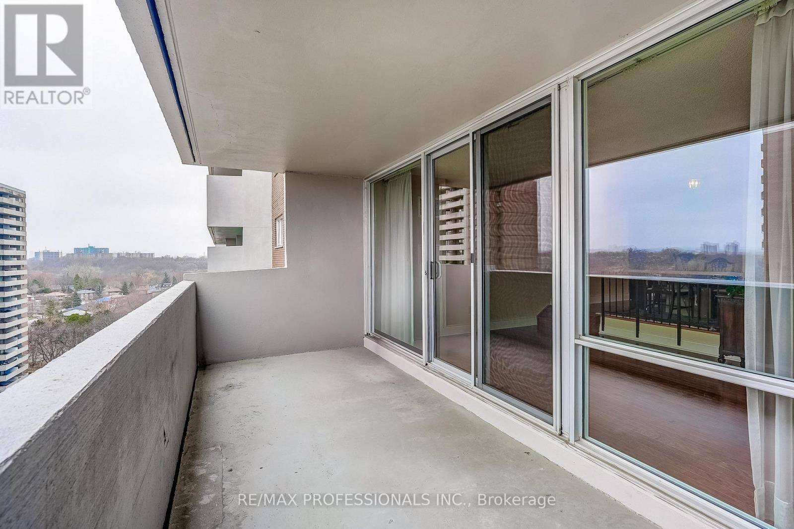 1405 - 240 Scarlett Road, Toronto, Ontario  M6N 4X4 - Photo 16 - W12963620