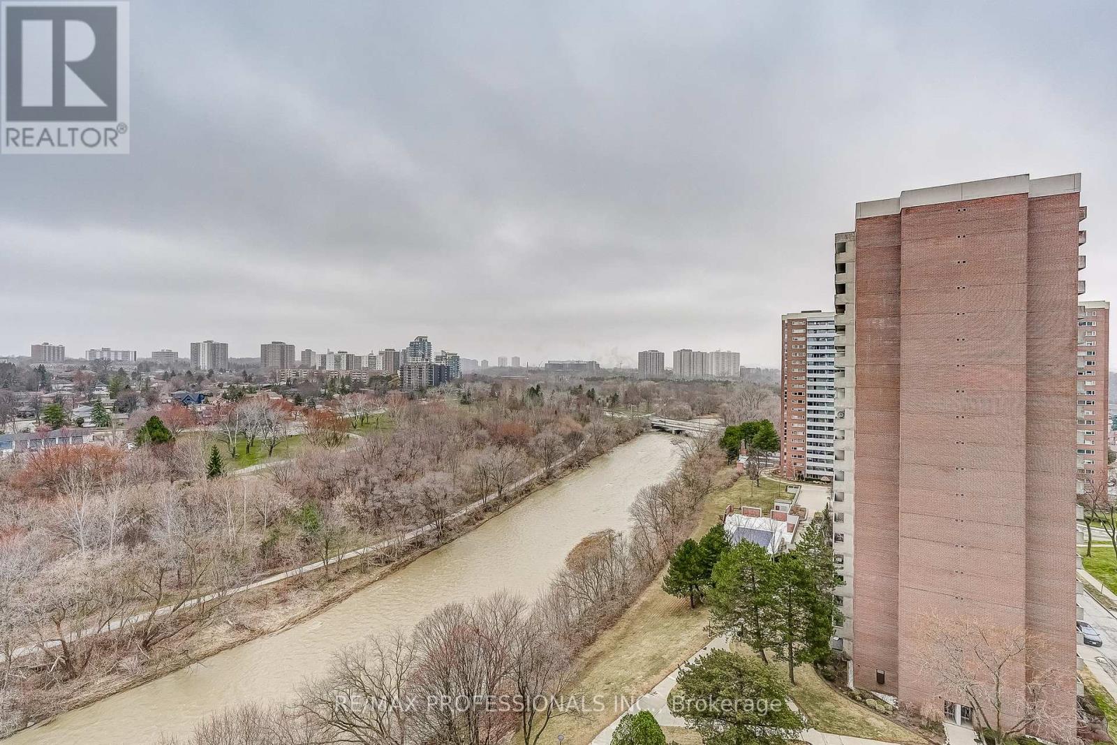 1405 - 240 Scarlett Road, Toronto, Ontario  M6N 4X4 - Photo 18 - W12963620