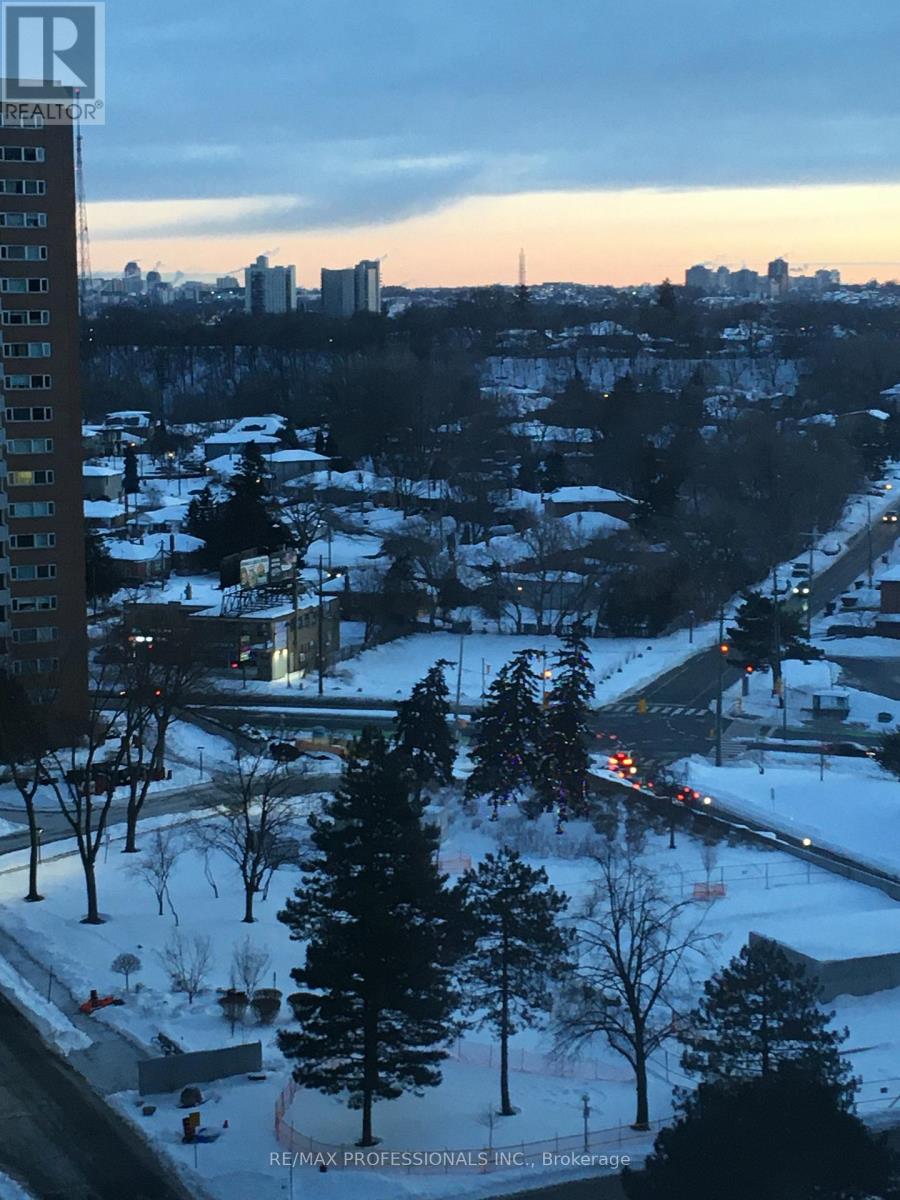 1405 - 240 Scarlett Road, Toronto, Ontario  M6N 4X4 - Photo 24 - W12963620