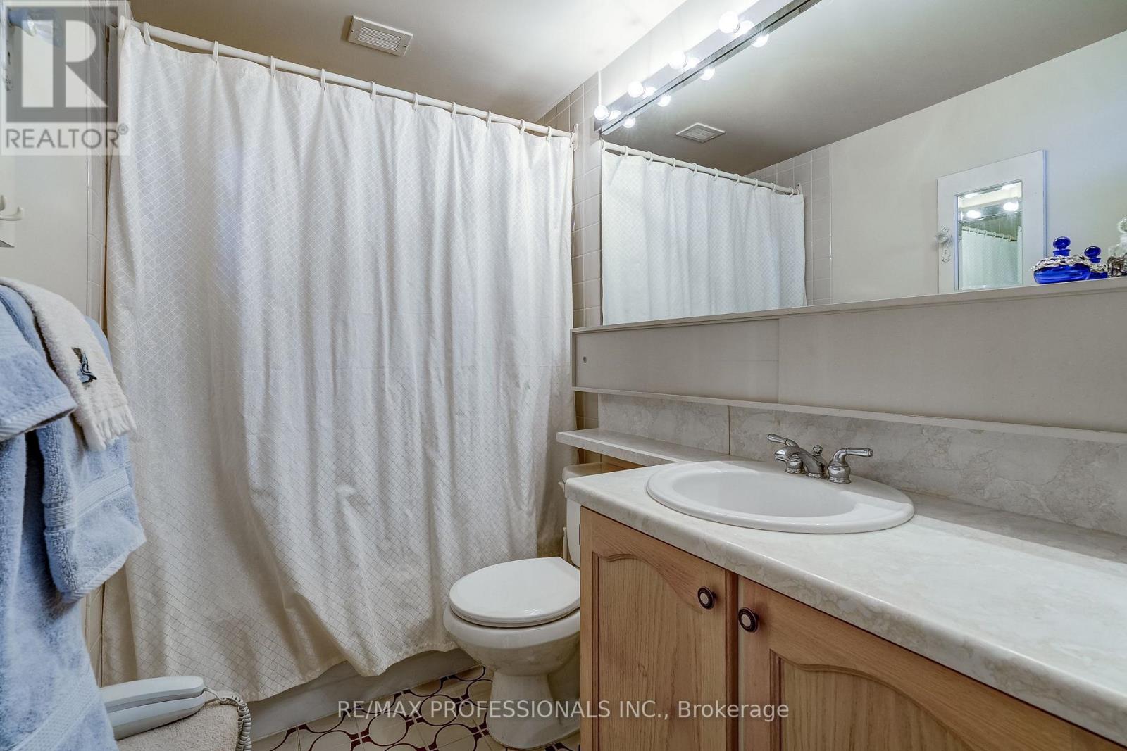 1405 - 240 Scarlett Road, Toronto, Ontario  M6N 4X4 - Photo 28 - W12963620