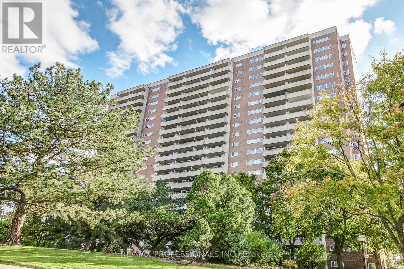 1405 - 240 Scarlett Road, Toronto, Ontario  M6N 4X4 - Photo 3 - W12963620